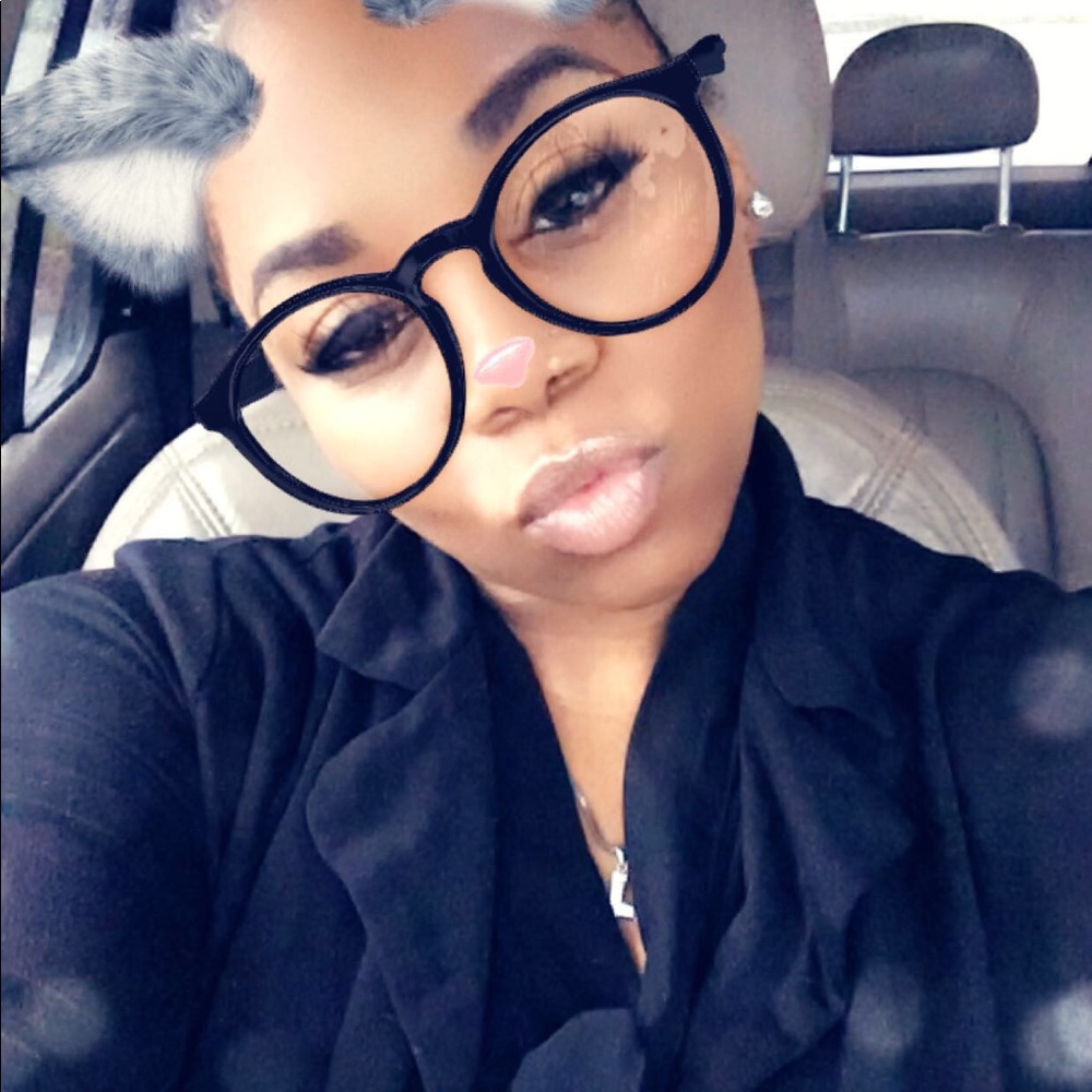 Meet your Posher, Tiffany